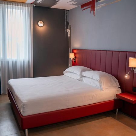 K Modern Hotel Peschiera del Garda Exterior photo