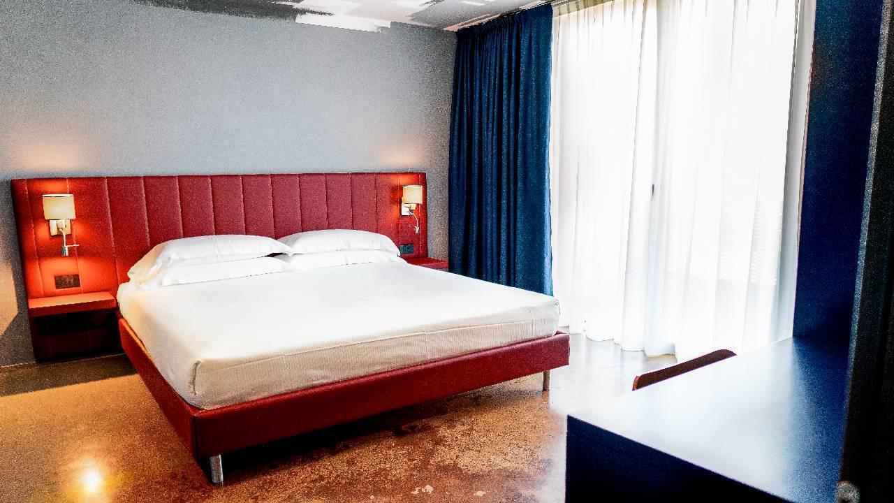 K Modern Hotel Peschiera del Garda Exterior photo